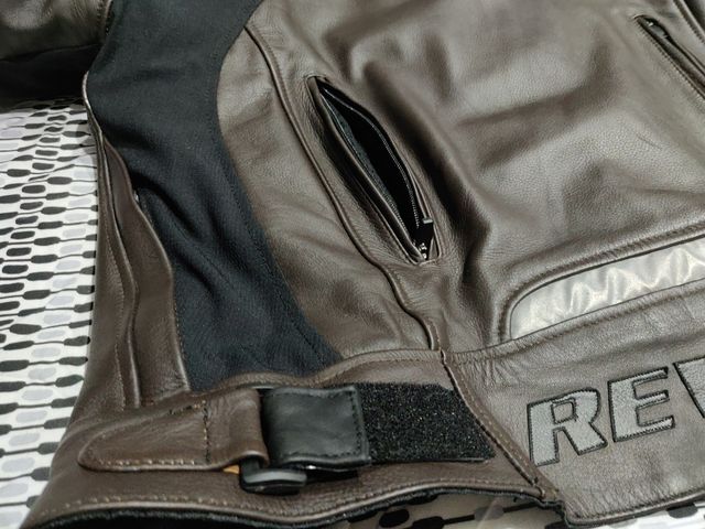 Chaqueta moto piel talla S replica Revit