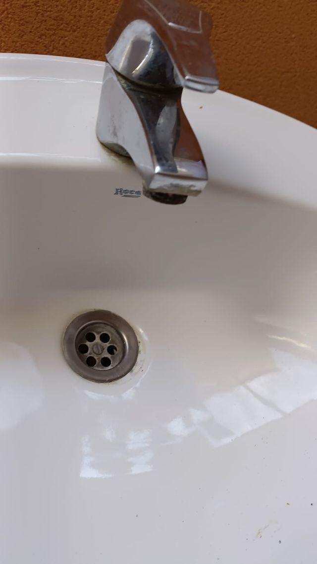 Lavabo + grifo marca Roca ambos perfecto estado