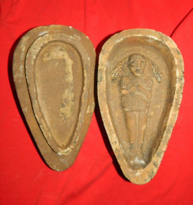 Tumba de piedra, Sarcofago impresionante replica