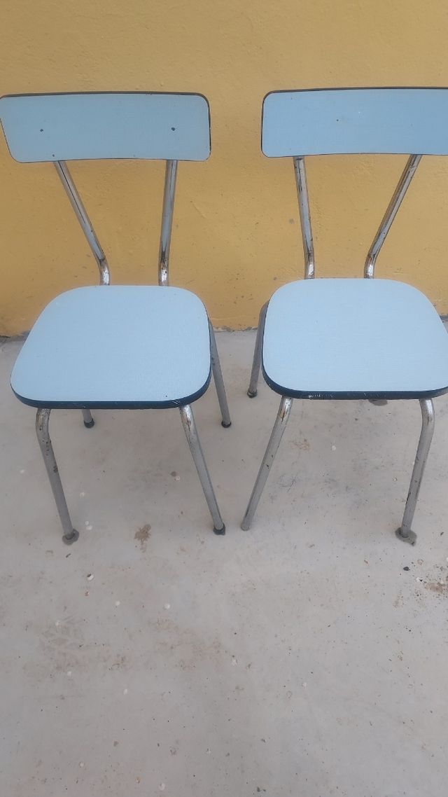 2 sillas fornica antigua