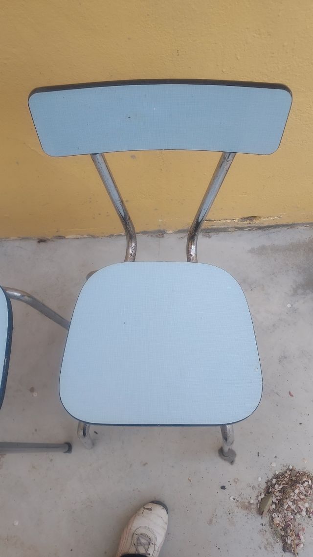 2 sillas fornica antigua