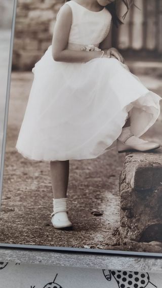 Vestido y complementos de Comunión.