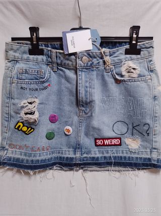 FALDA DEL PULL&BEAR CON ETIQUETA 