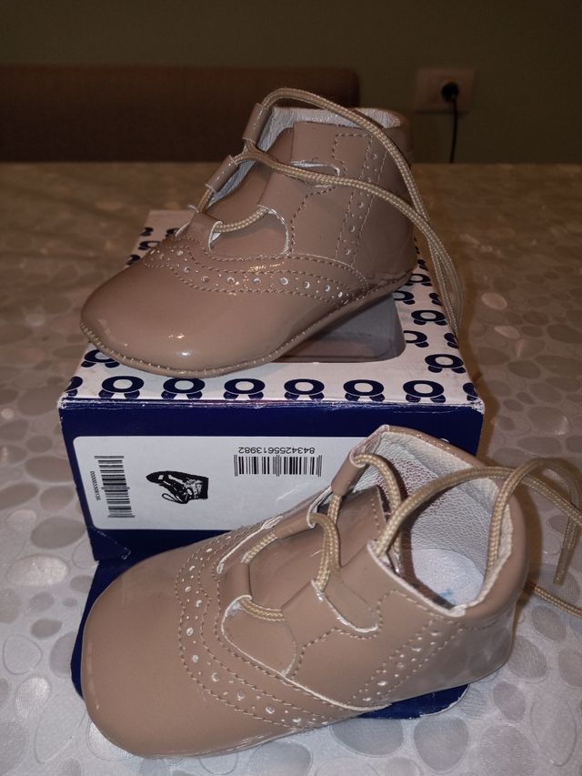 Botitas bebé kaki