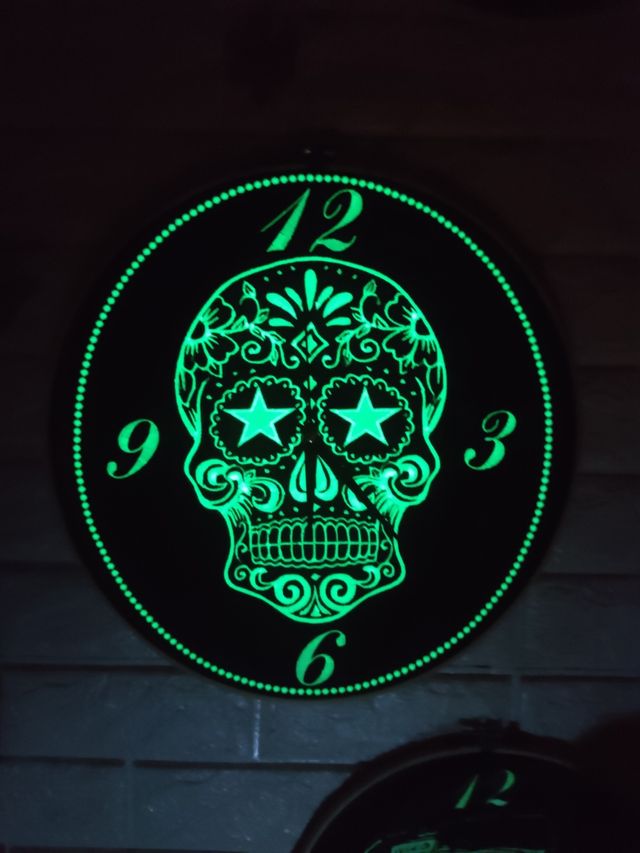 orologi che si illuminano al buio