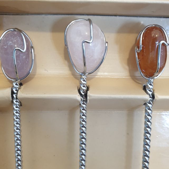 Cucchiai di zucchero, con pietre preziose