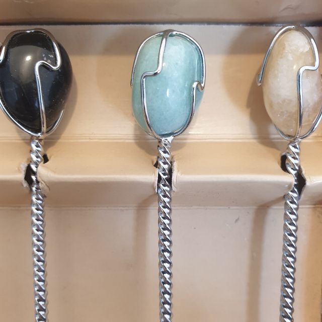 Cucchiai di zucchero, con pietre preziose