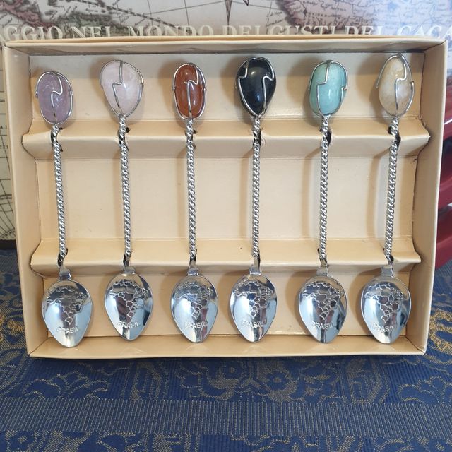 Cucchiai di zucchero, con pietre preziose