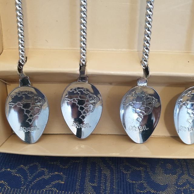 Cucchiai di zucchero, con pietre preziose