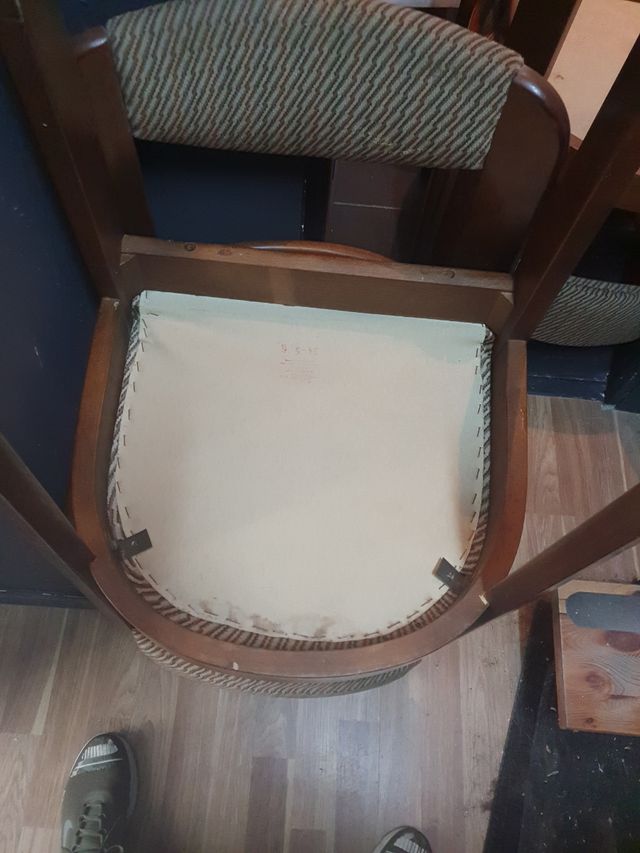 4 sillas a reparar