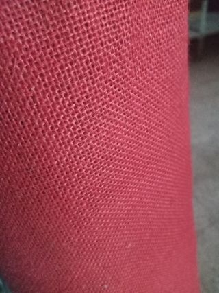 Tela de arpillera roja