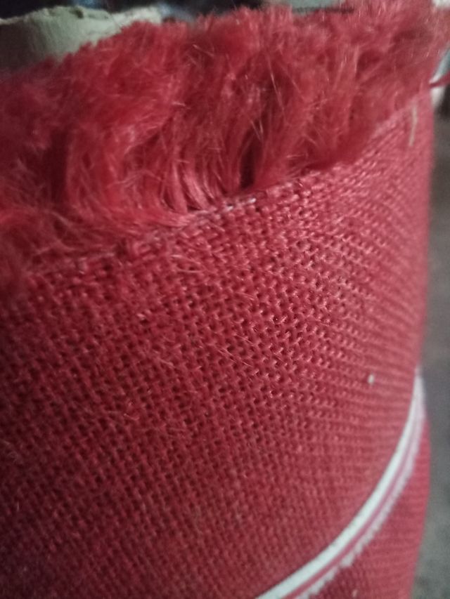 Tela de arpillera roja