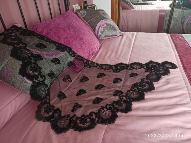 Mantillas de Chantillí. Vintange.