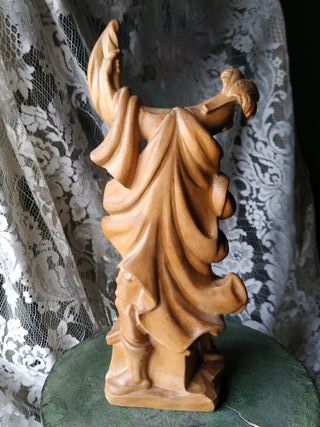 Talla de madera. figura