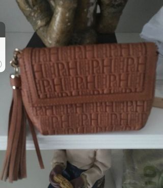 Bolso de Piel con cadena larga. Nuevo