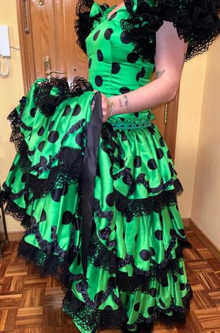 VESTIDO DE SEVILLANA