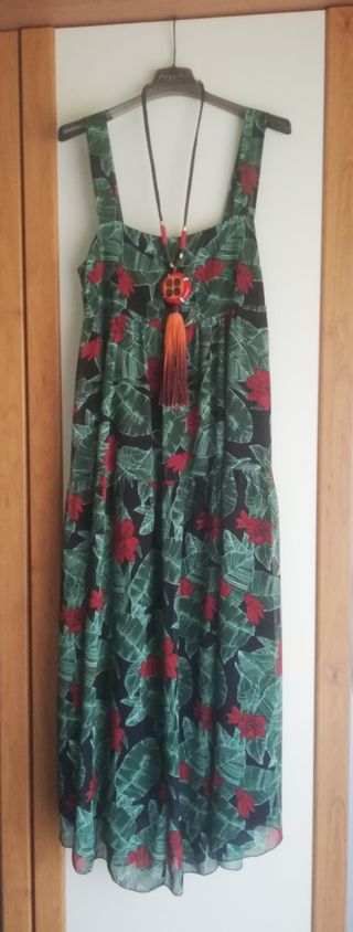 Collana Etnica con inserti in caucciù, corda....