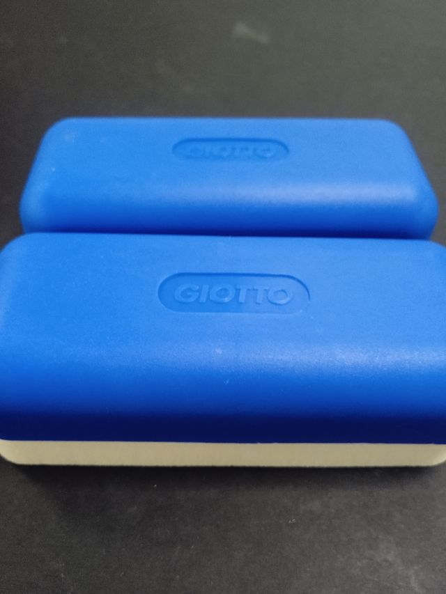 CONFEZIONE DI 5 GOMME DA CANCELLARE IN LATTICE PER LAVAGNA //NUOVE//