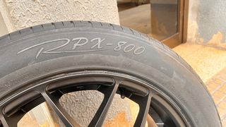 4 Llantas de aleación con neumáticos