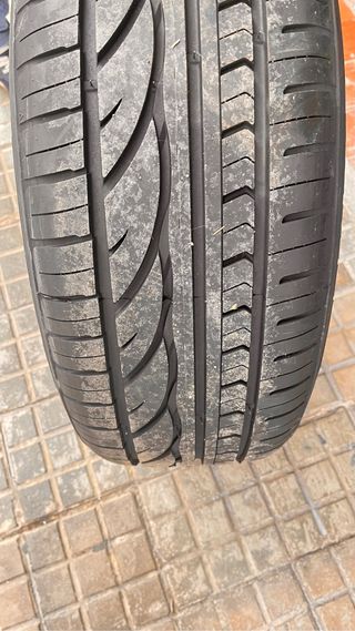 4 Llantas de aleación con neumáticos