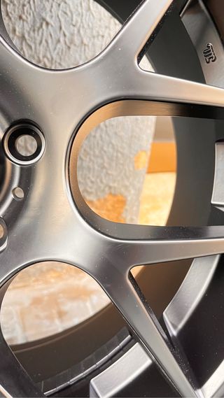 4 Llantas de aleación con neumáticos