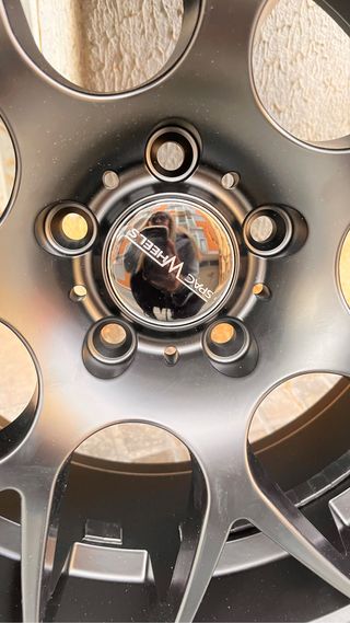 4 Llantas de aleación con neumáticos