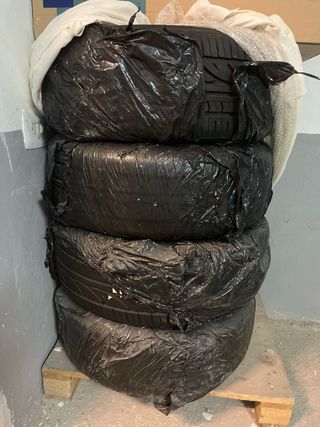 4 Llantas de aleación con neumáticos