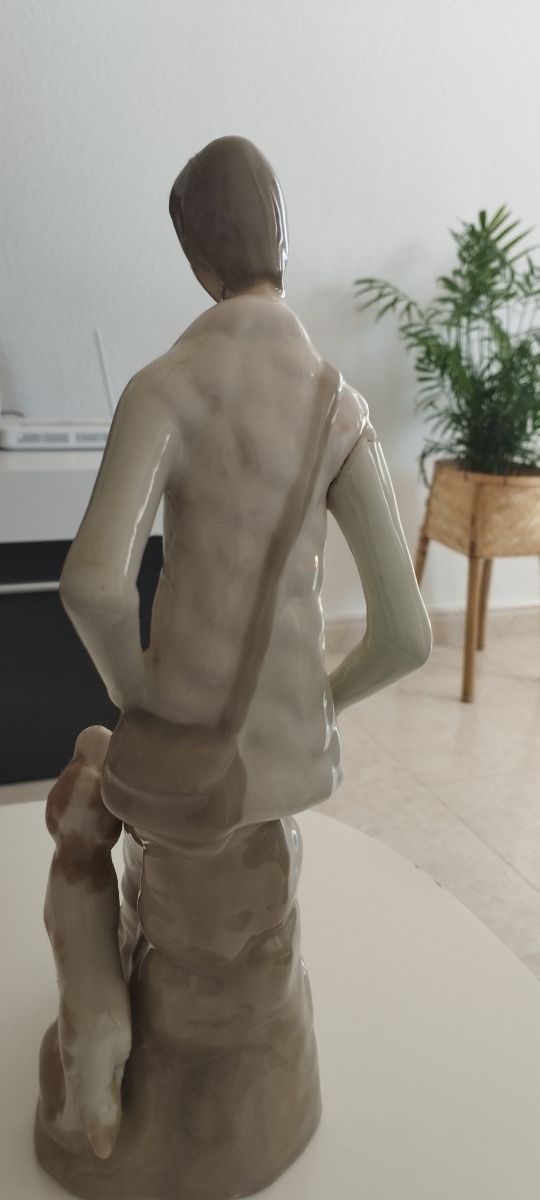 vendo figura de porcelana antigua