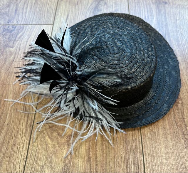 Canotier Lulabi con plumas