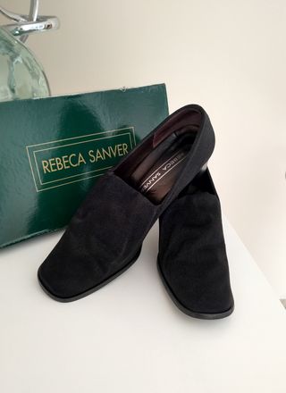 Zapatos negros de Rebeca Sanver
