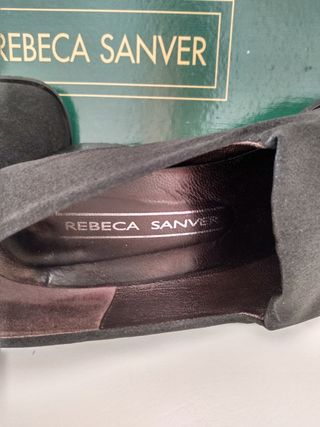 Zapatos negros de Rebeca Sanver