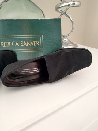 Zapatos negros de Rebeca Sanver