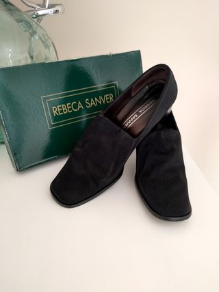 Zapatos negros de Rebeca Sanver