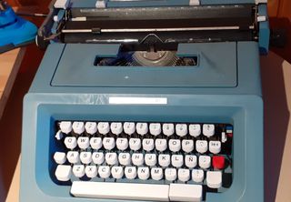 Máquina de escribir. Olivetti Studio 46