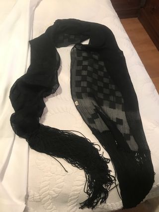 Pañuelo con flecos largo