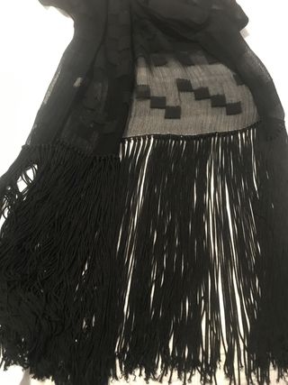 Pañuelo con flecos largo