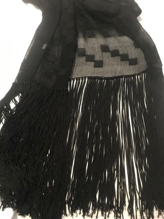 Pañuelo con flecos largo