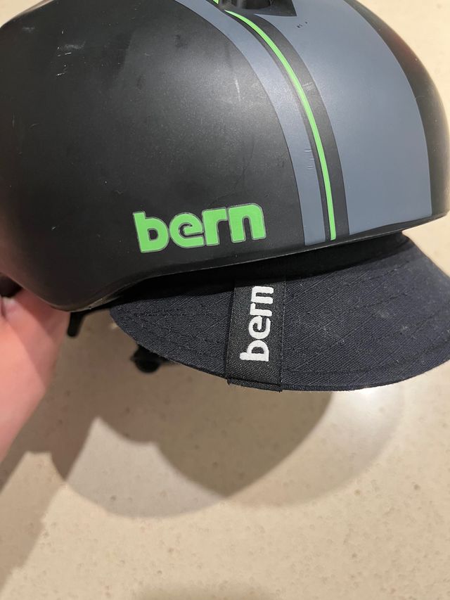 Casco equitación niño marca bern