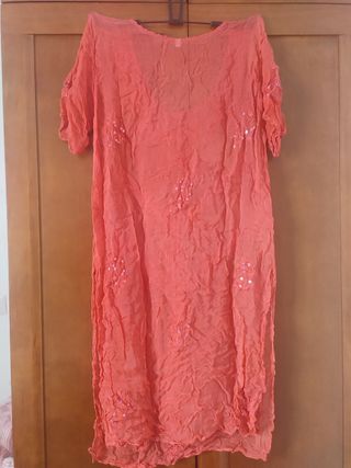 Lote 3 Vestidos ((Playeros)) y 1 Chaleco Croché