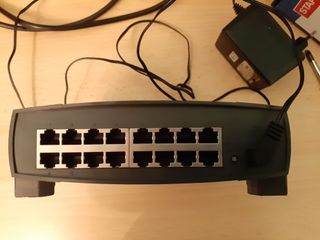 Linksys EZXS16W 16-Port Switch