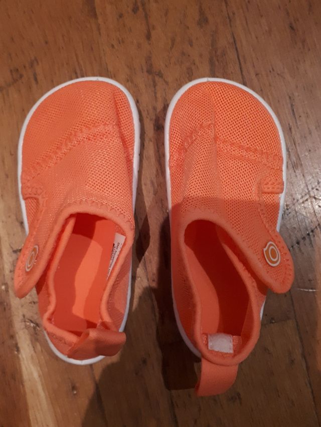 Zapatillas/escarpines talla 20/21