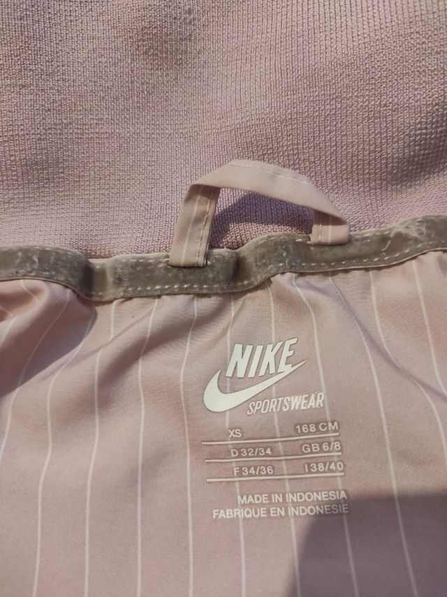 chaqueta Nike rosa
