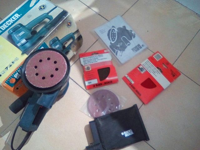 LIJADORA  BLACK  DECKER