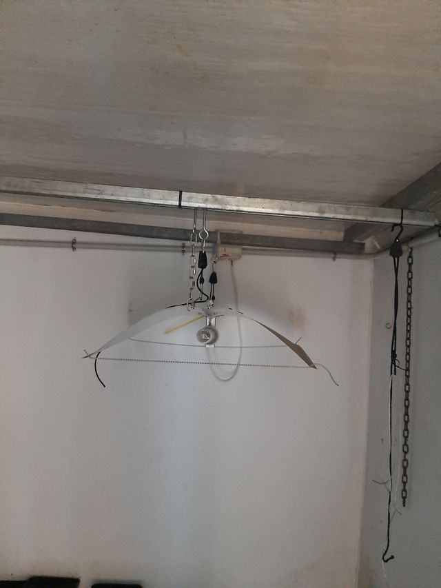 jardin de casa con aire acondicionado 