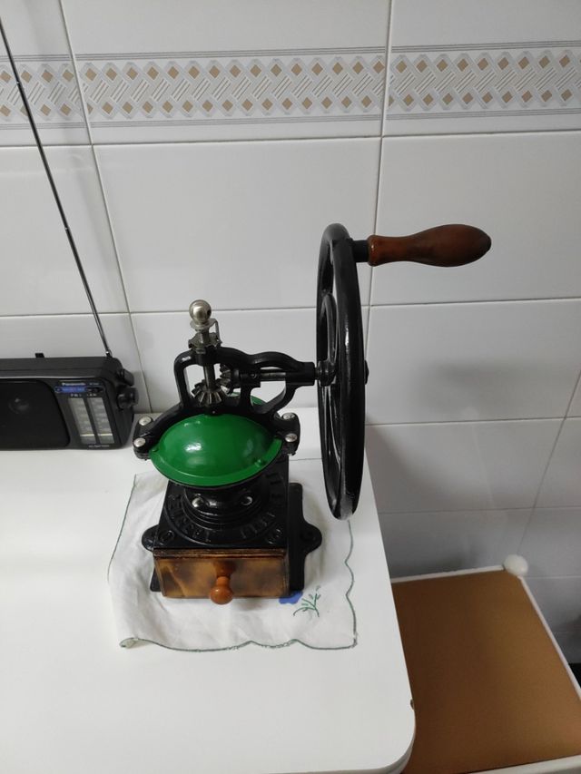 Molinillo antiguo Peugeot 0