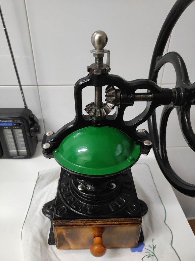 Molinillo antiguo Peugeot 0