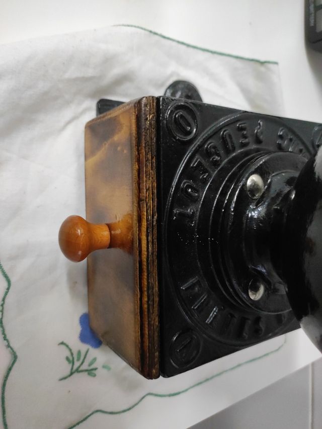 Molinillo antiguo Peugeot 0