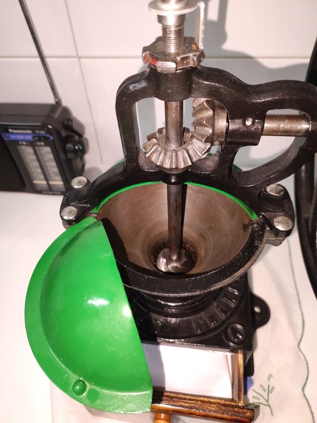 Molinillo antiguo Peugeot 0