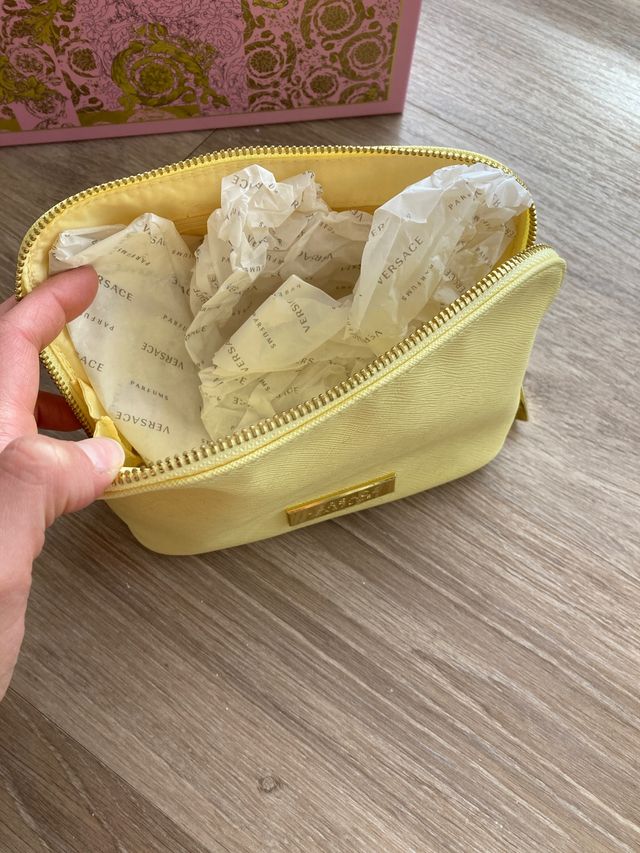 NUEVO! Neceser / estuche Versace amarillo