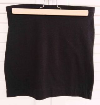 Falda negra ajustada